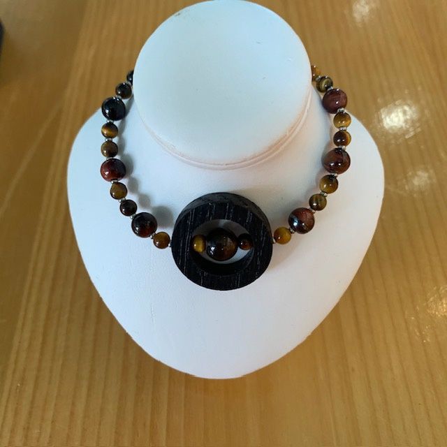 Bracelet with Oak and Tiger Eye beads