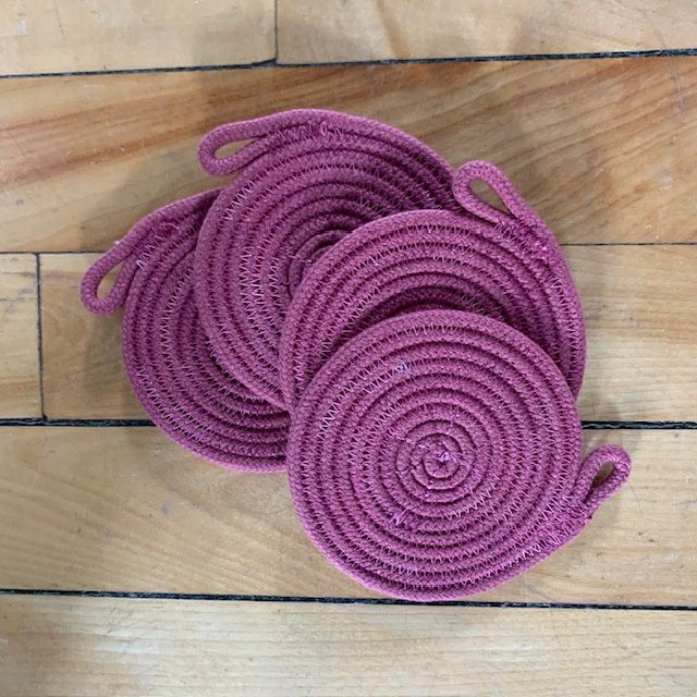 Set of 4 rope coasters / raspberry