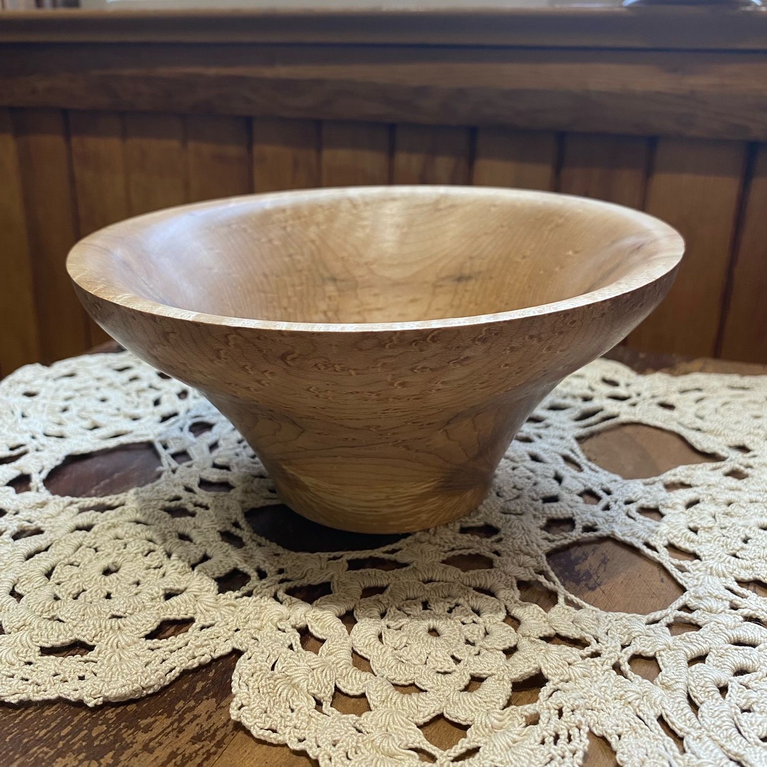 Small bird&#39;s eye maple bowl