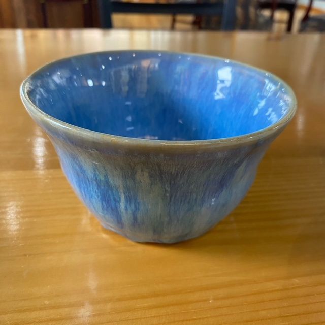 Various bowls, Color / Couleur: Blue glaze