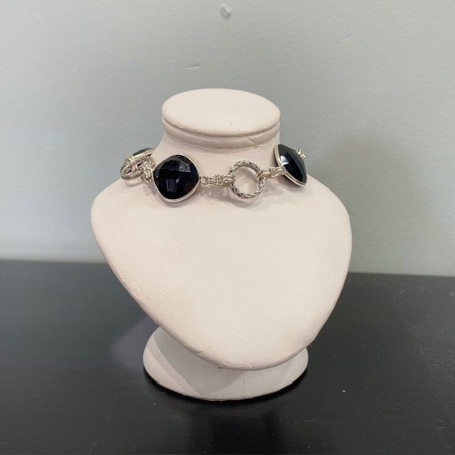 Black onyx bracelet with textured silver