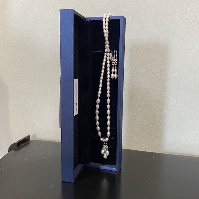 Freshwater pearl earrings &amp; necklace pair / swanovski crystal