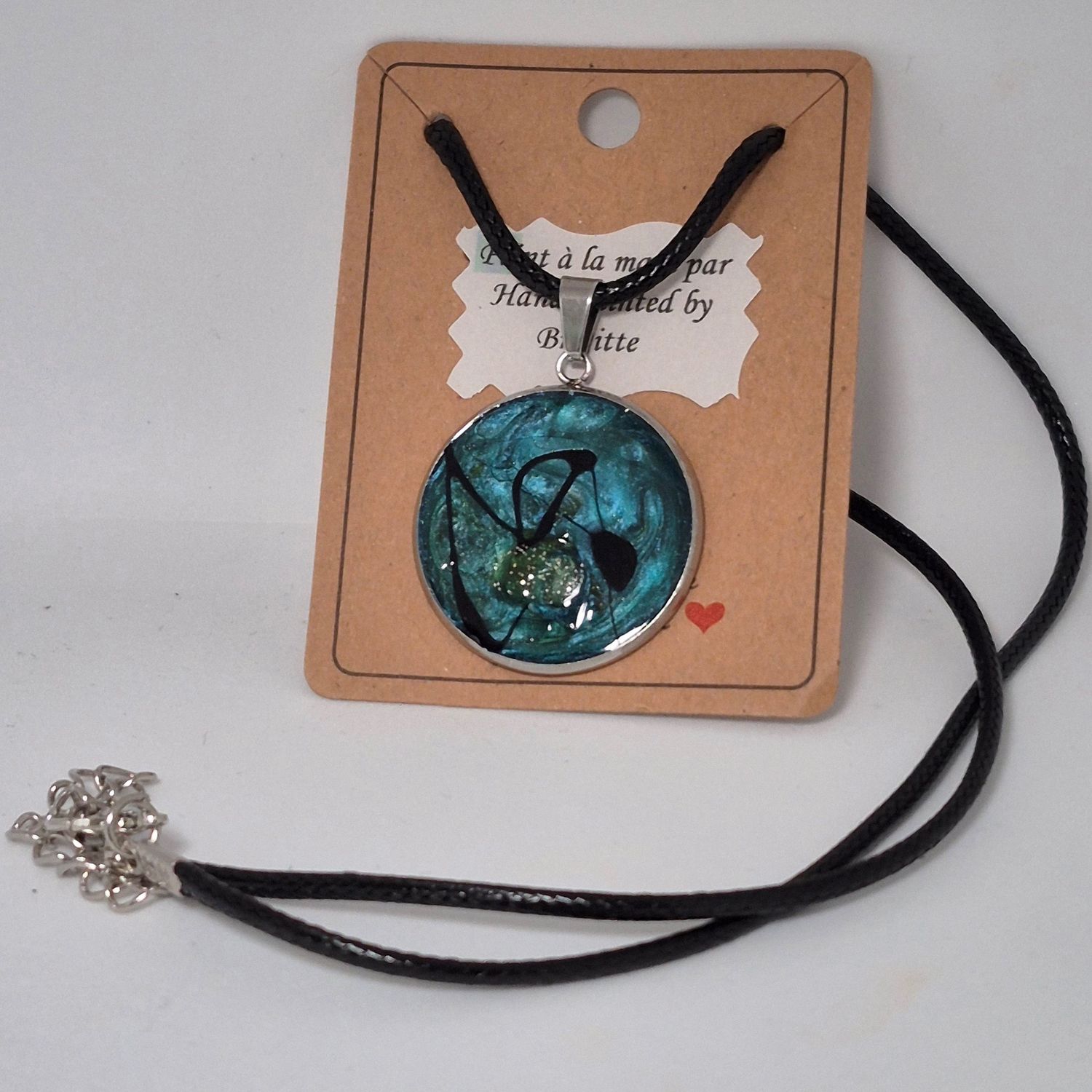 Pendant necklaces