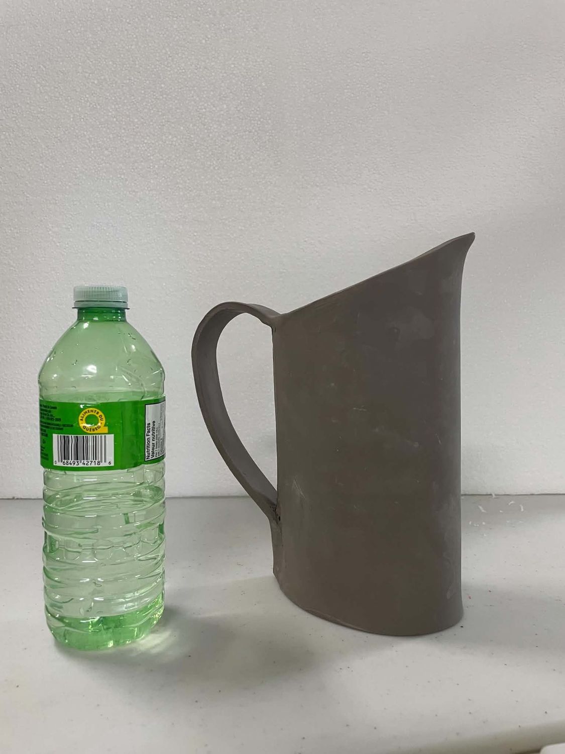 Atelier de fabrication d'un pichet en céramique (atelier d'initiation à la poterie, 1 partie)