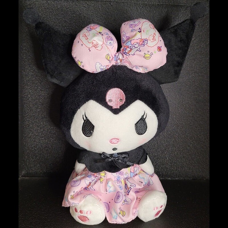 Peluche : Kuromi : robe rose