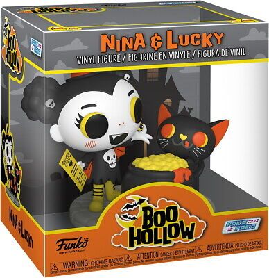 M1695 Nina &amp; Lucky