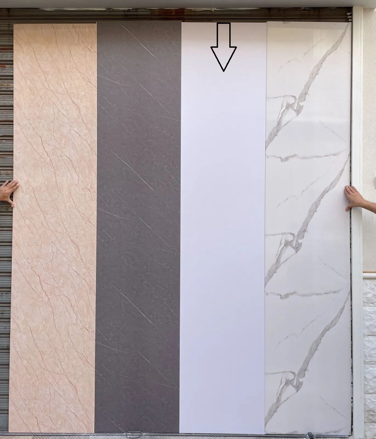 PANNELLO / SUPPORTO TV RETROILLUMINATO (TV BOARD 65&quot;-75&quot;) EFFETTO ALPINE CARRARA 230X112cm /STAFFA INCLUSA/ 4 LATI ANGOLATI/ INCLUSO IMBALLO SPECIALE IN LEGNO + 6 PANNELLI LINEAR 60CM X 290CM BIANCO