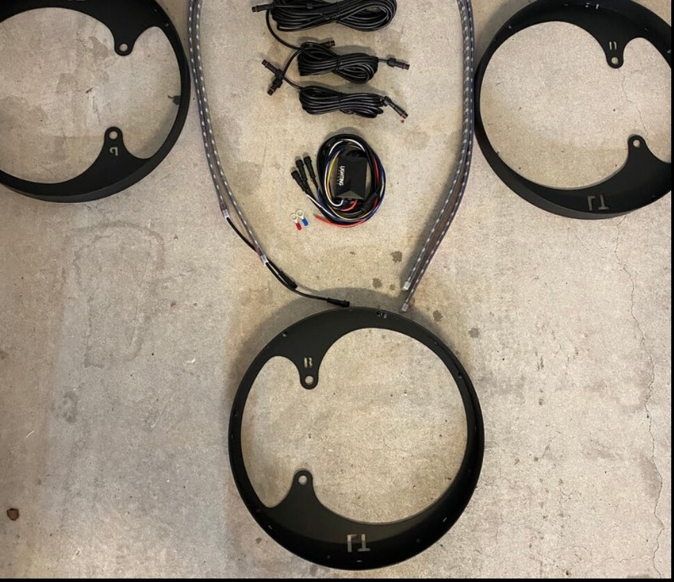 AUTO LED TECH  2015-2023 Polaris Slingshot RGB Color-Chasing LED Wheel Ring Lights Kit (Flow Series)