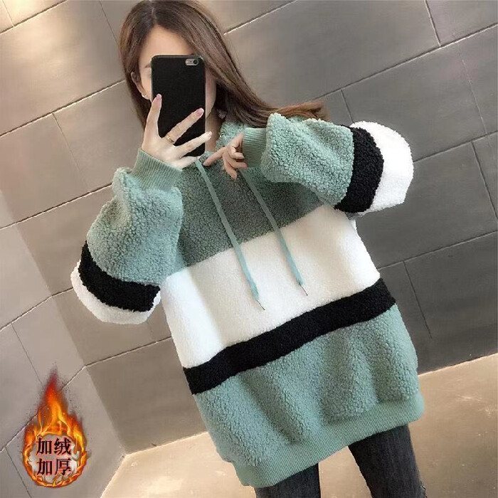 Streetwear high quality winter lamb wool women&#39;s hoodie sweatshirt loose cartoon embroidery women&#39;s hooded jacket