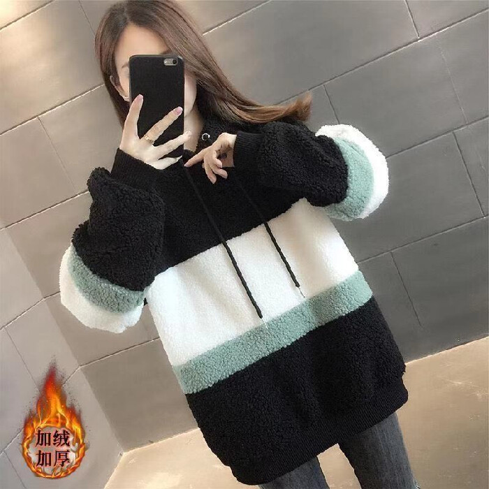 Streetwear high quality winter lamb wool women&#39;s hoodie sweatshirt loose cartoon embroidery women&#39;s hooded jacket