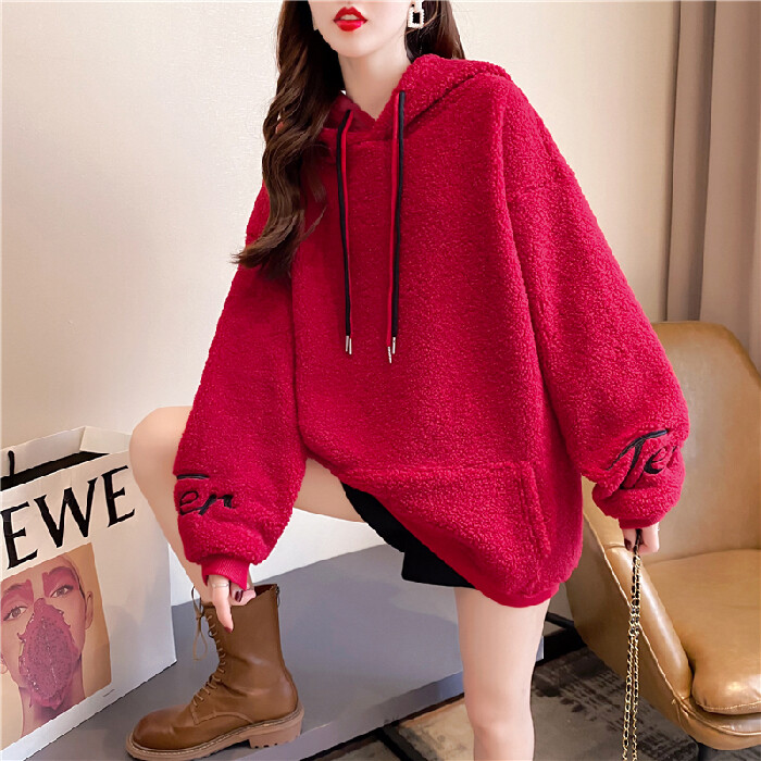 Streetwear high quality winter lamb wool women&#39;s hoodie sweatshirt loose cartoon embroidery women&#39;s hooded jacket