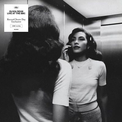 Olivia Dean -- BBC Radio 1 Live Lounge 7"
