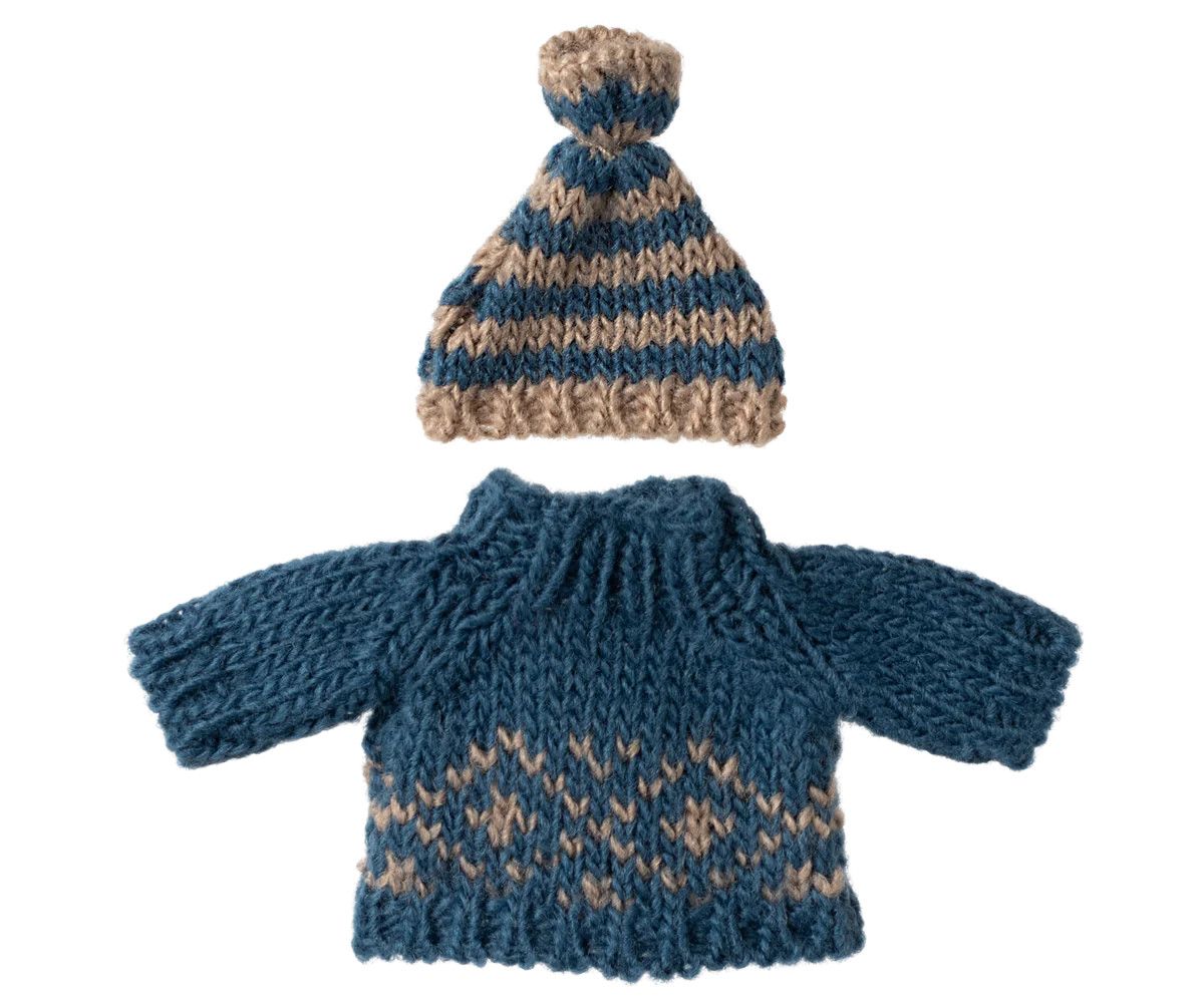 Knitted Sweater and Hat, Dad Mouse