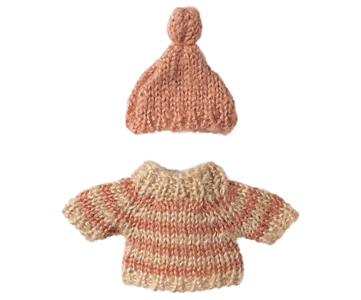 Knitted Sweater and Hat, Big Sister Mouse