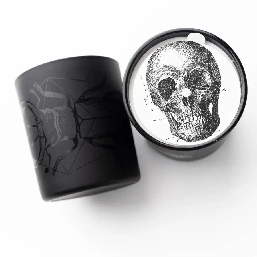La Nuit Etched Beetle Black 11oz Candle