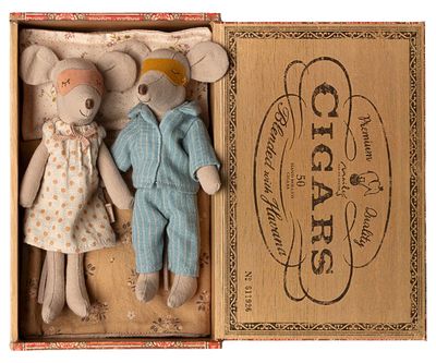 Mum &amp; Dad Mice in Cigar Box Orange Dot Nightgown