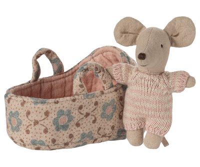 Baby Mouse in Carry Cot - Rose