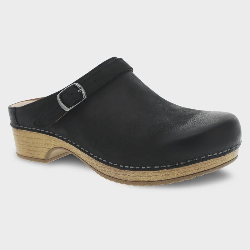 Dansko Berry Women, Color: Black Burnished Nubuck, Size: 36