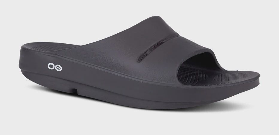 Oofos Ooahh Slide, Color: Black, Size: M4 / W6