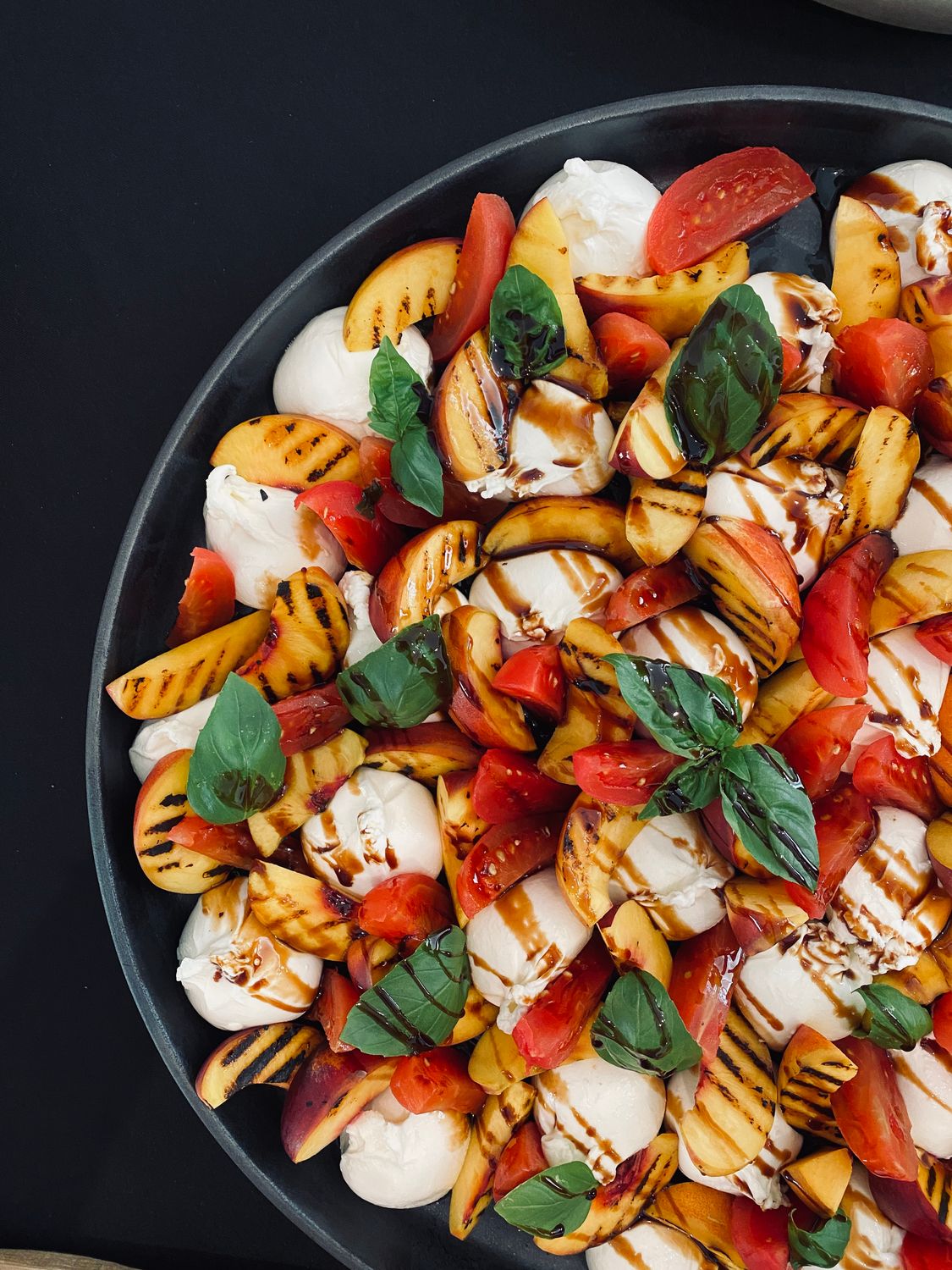 Burrata, tomaat, nectarine, balsamico (schotel)
