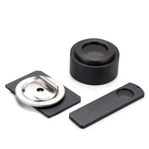 Polarisatieset met analysator in slede en kleine draaibare tafel - met twee objectklemmen - die wordt gemonteerd op de X-Y kruistafel van de BioBlue. Polarisatiefilter wordt geplaatst op het lamphuis