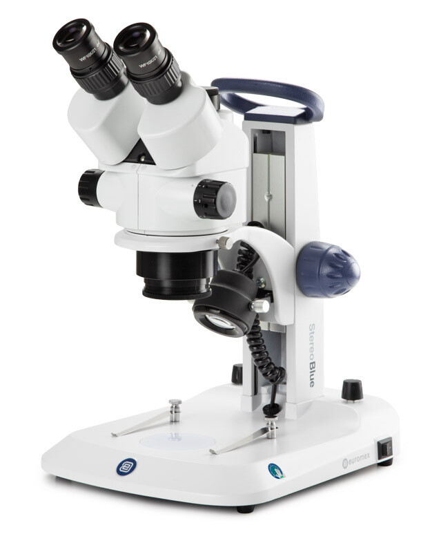 StereoBlue SB.1903 Stereomicroscoop Trioculair met 0,7 - 4,5x zoom en Tandheugelstatief met 3 W LED