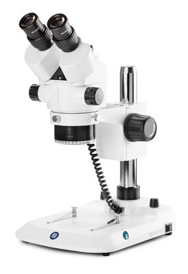 StereoBlue SB.3903‑P Stereomicroscoop Trioculair met 0,7 - 4,5x zoom, Kolomstatief met 3 W LED en 30 LED ringlicht