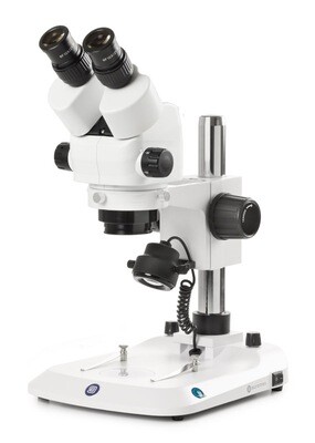 StereoBlue SB.1702‑P Stereomicroscoop Bioculair met 0,5 - 5,5x zoom EVO en Kolomstatief met 3 W LED