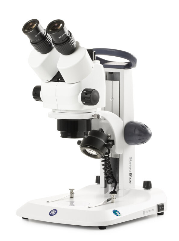 StereoBlue SB.1703 Stereomicroscoop Trioculair met 0,5 - 5,5x zoom EVO en Tandheugelstatief met 3 W LED
