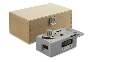 tafelklem, scheermeshouder met houten kist