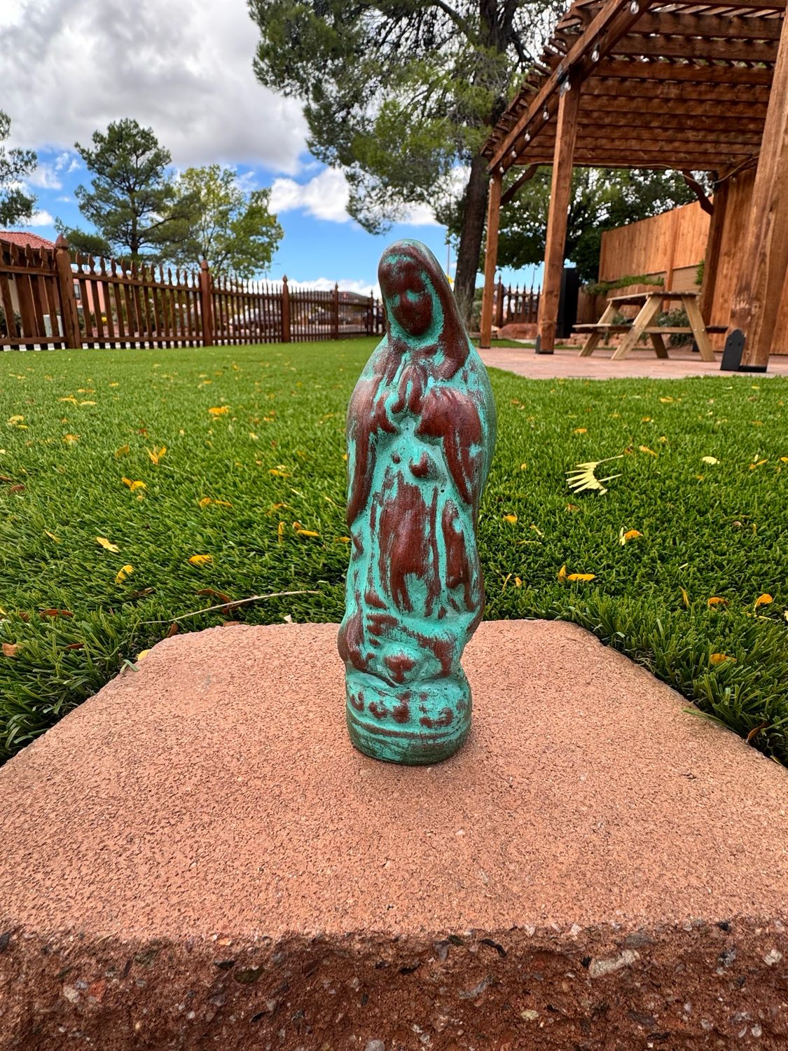 Mini Virgin Mary Stand - Barro Oxidado
