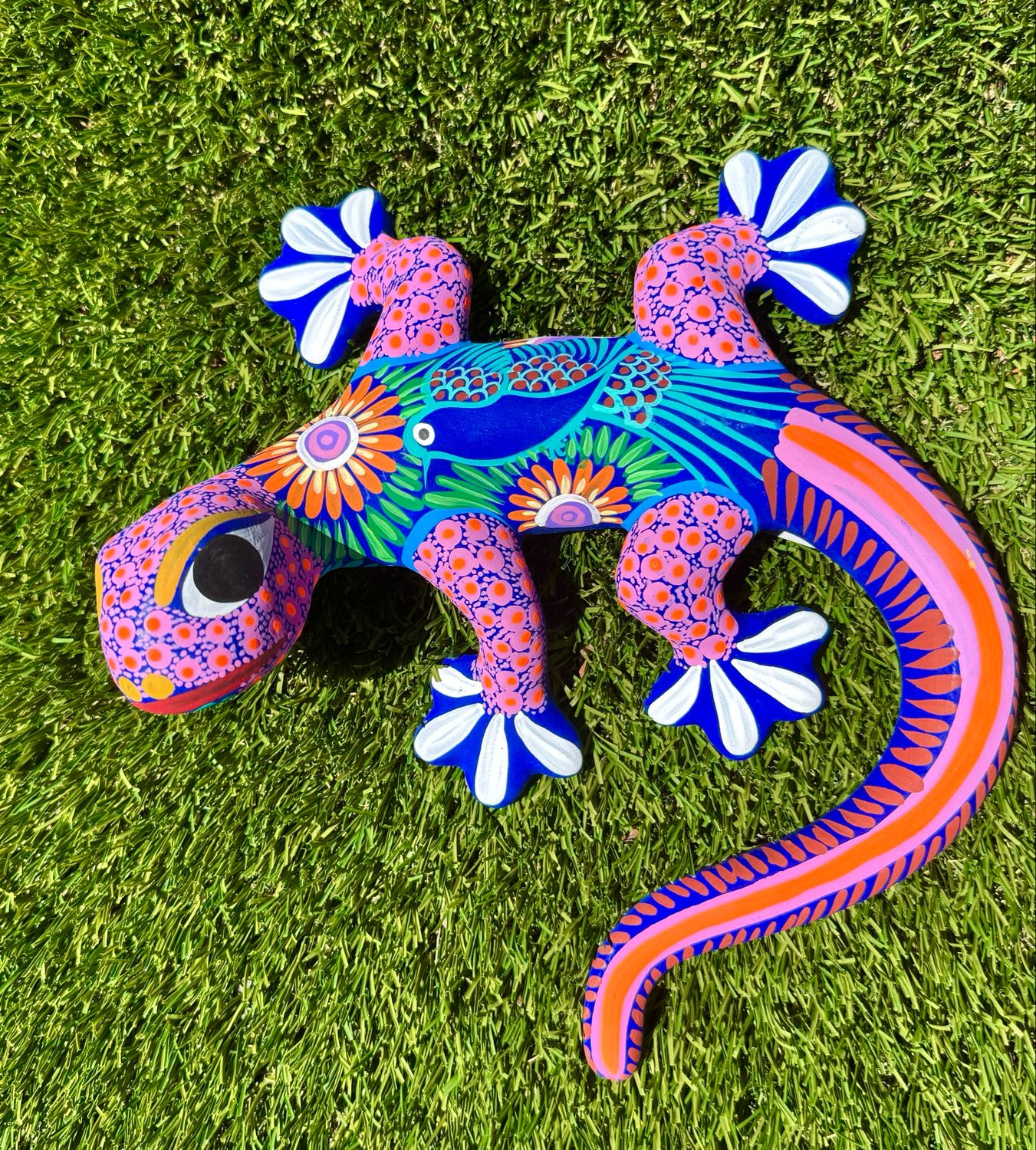 Pink &amp; Orange Poca Indoor Colorful Matte Lizard - Medium