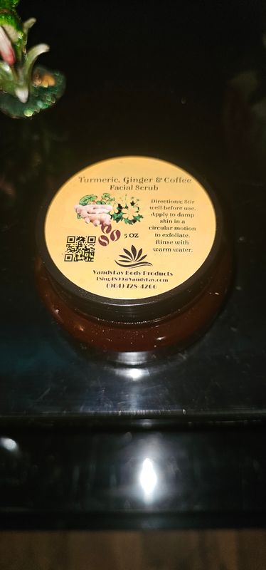 Turneric &amp; Friends Facial Scrub