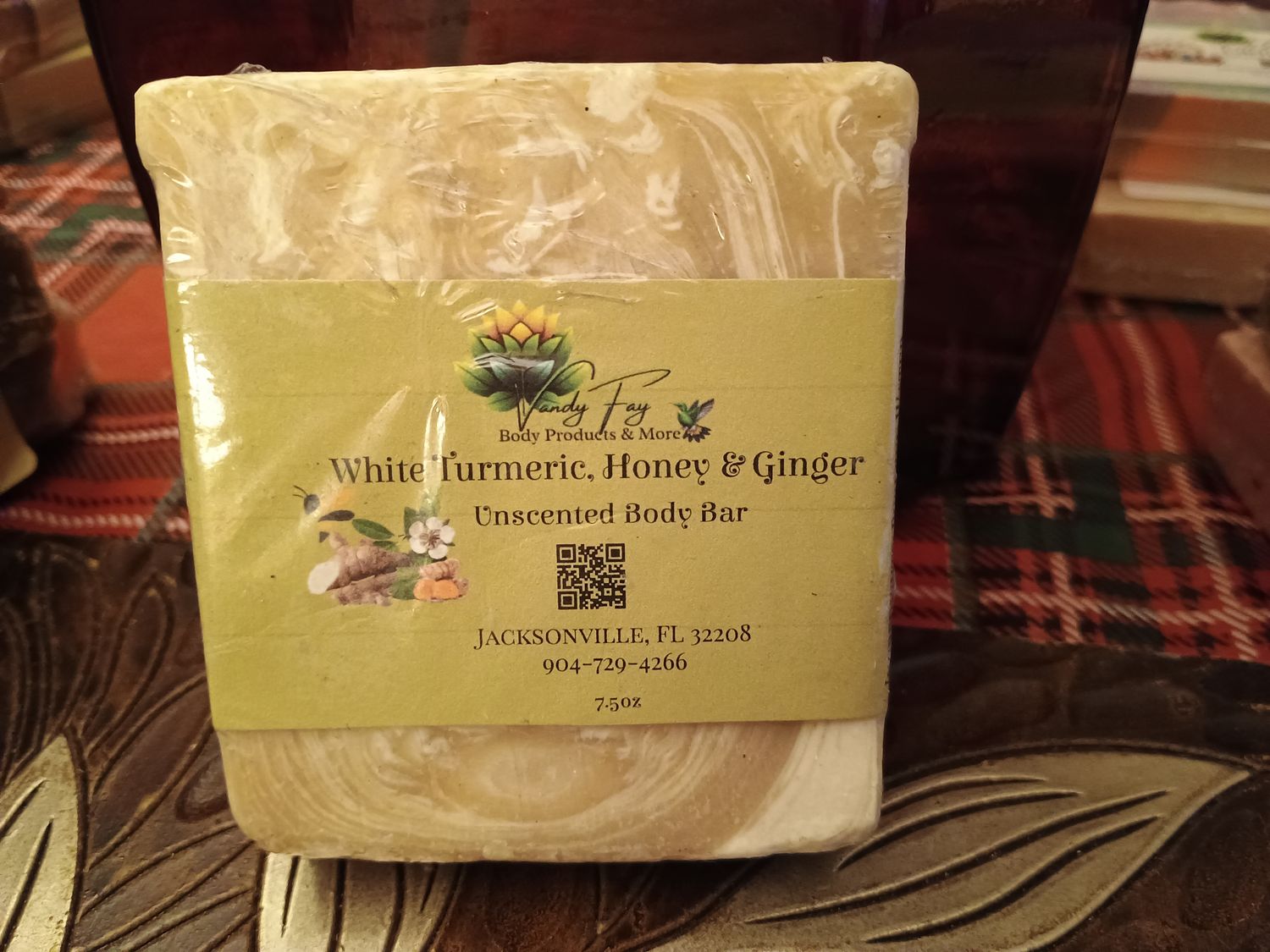 White Turmeric, Honey &amp; Ginger Moisturizing Body Bar