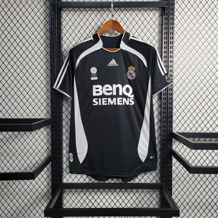 Real Madrid 2005/06 away kit
