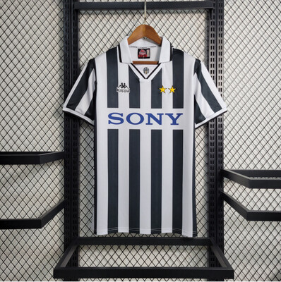 Juventus 1995-97 home kit