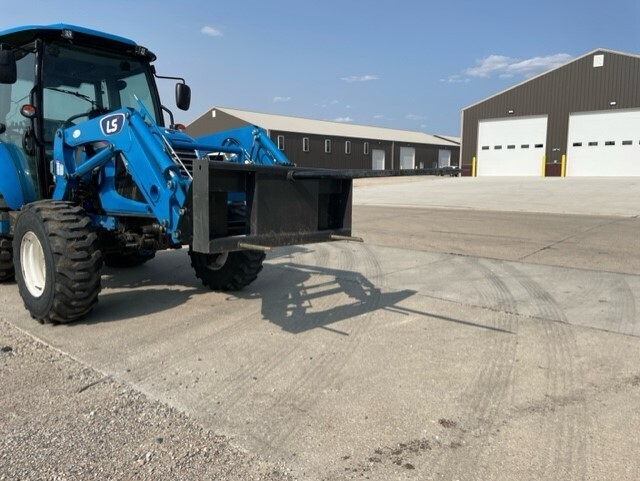 Single Low Back Hay Spear