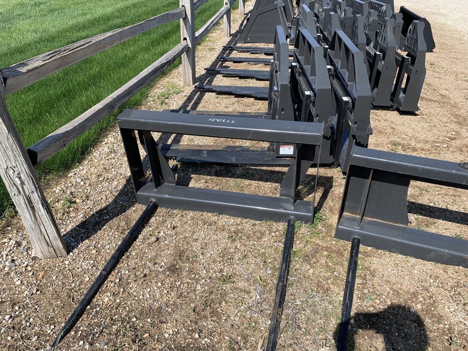 Euro Double Low Back Hay Spear