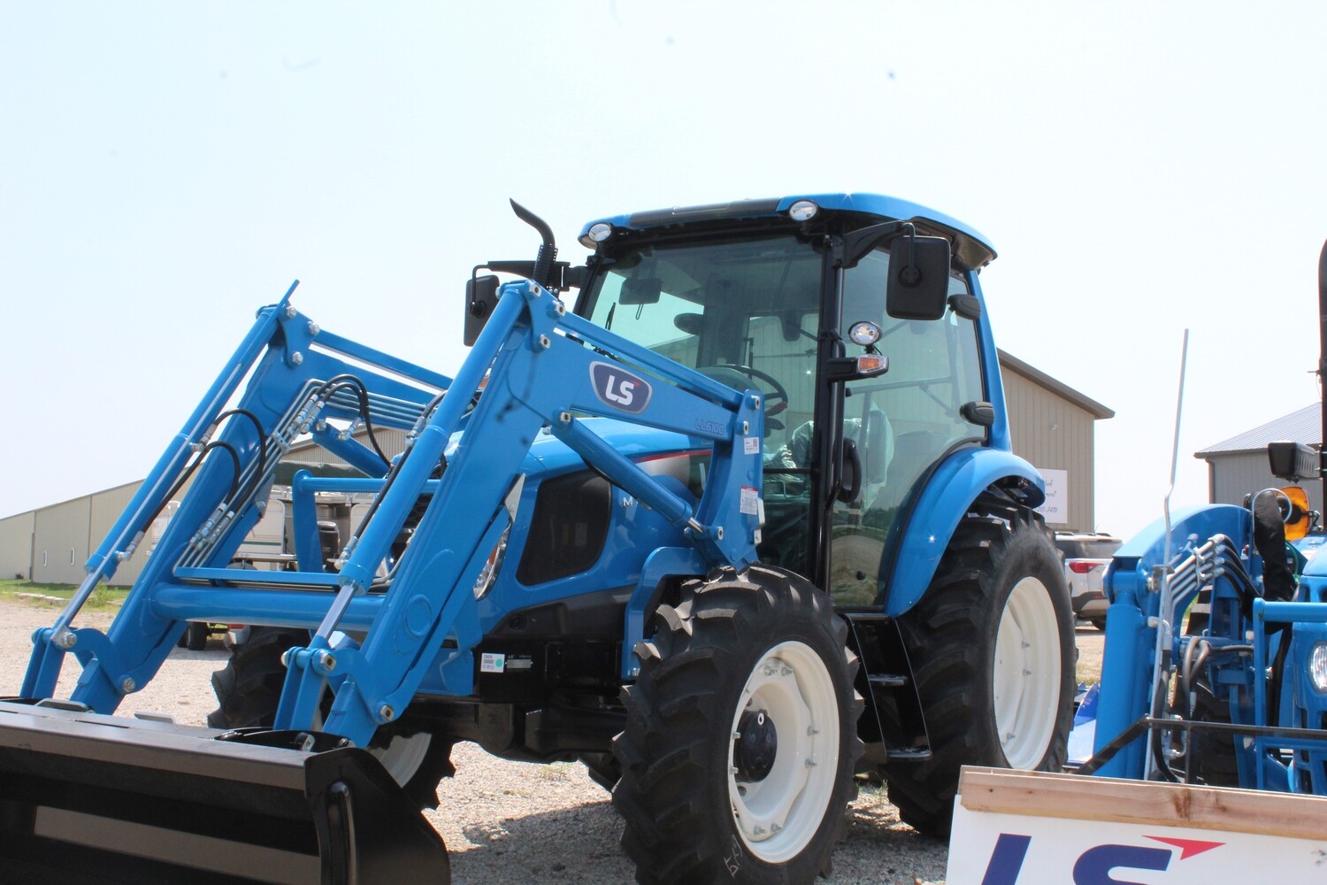 MT573CPS - 73HP Power Shuttle