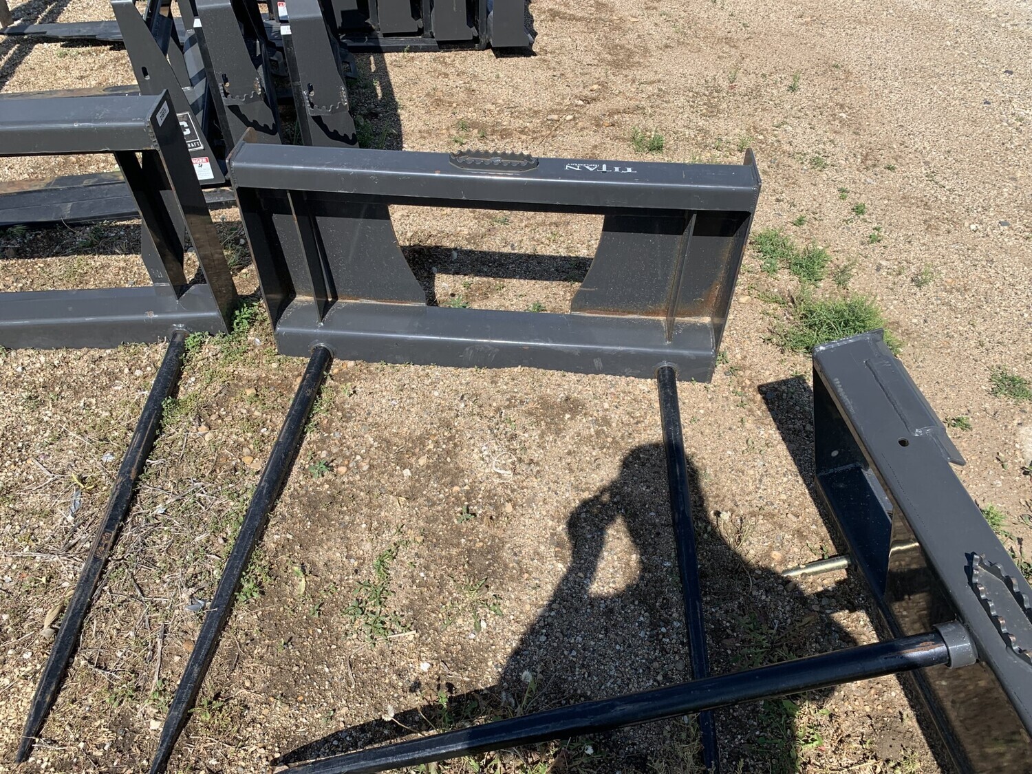 Double Low Back Hay Spear