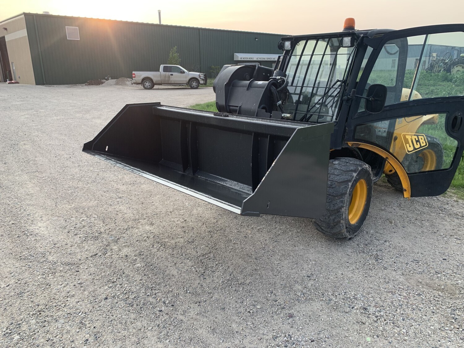 84" Snow & Litter Bucket