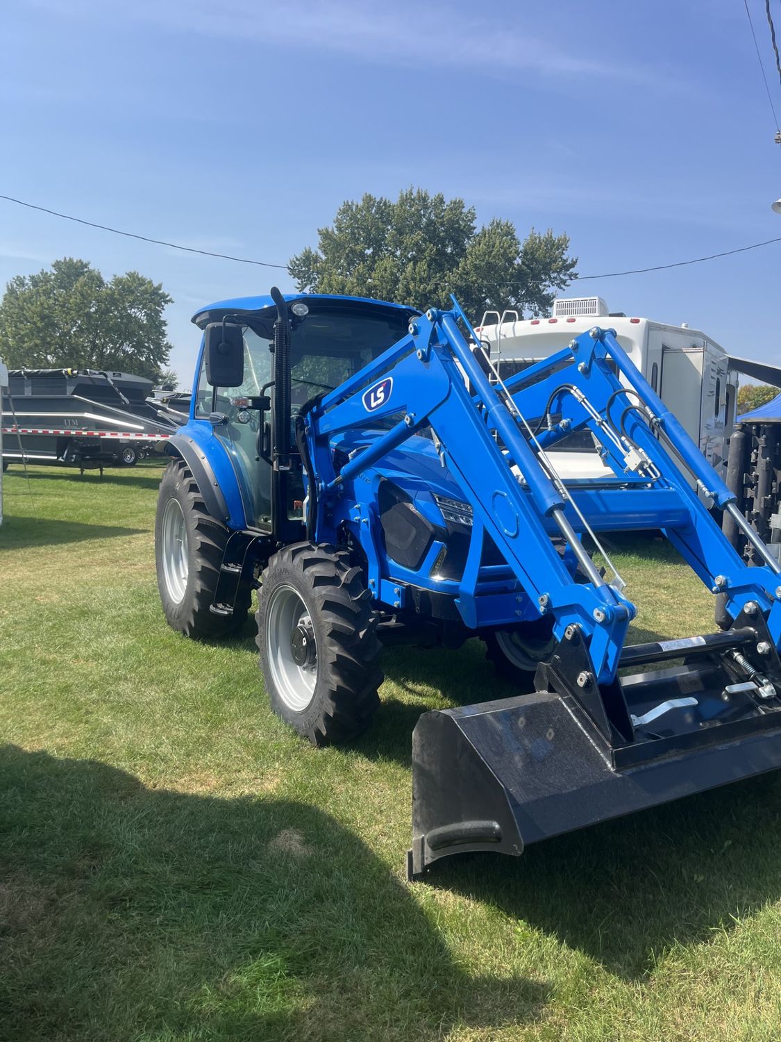 MT774CPS - 74HP Power Shuttle