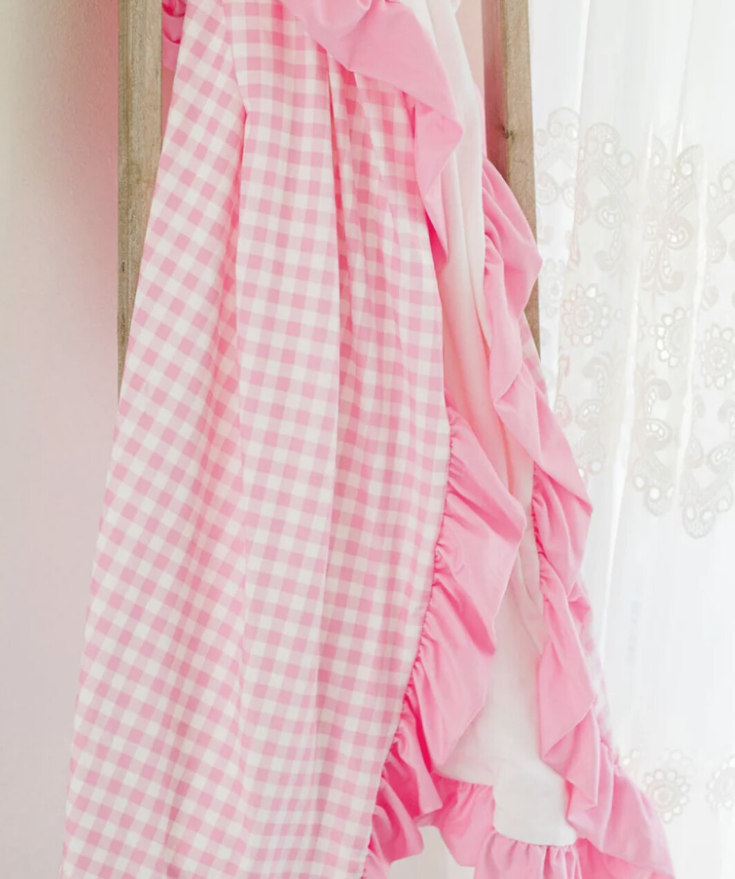 Sugar Bee Blanket, color: Pink w/Ruffle