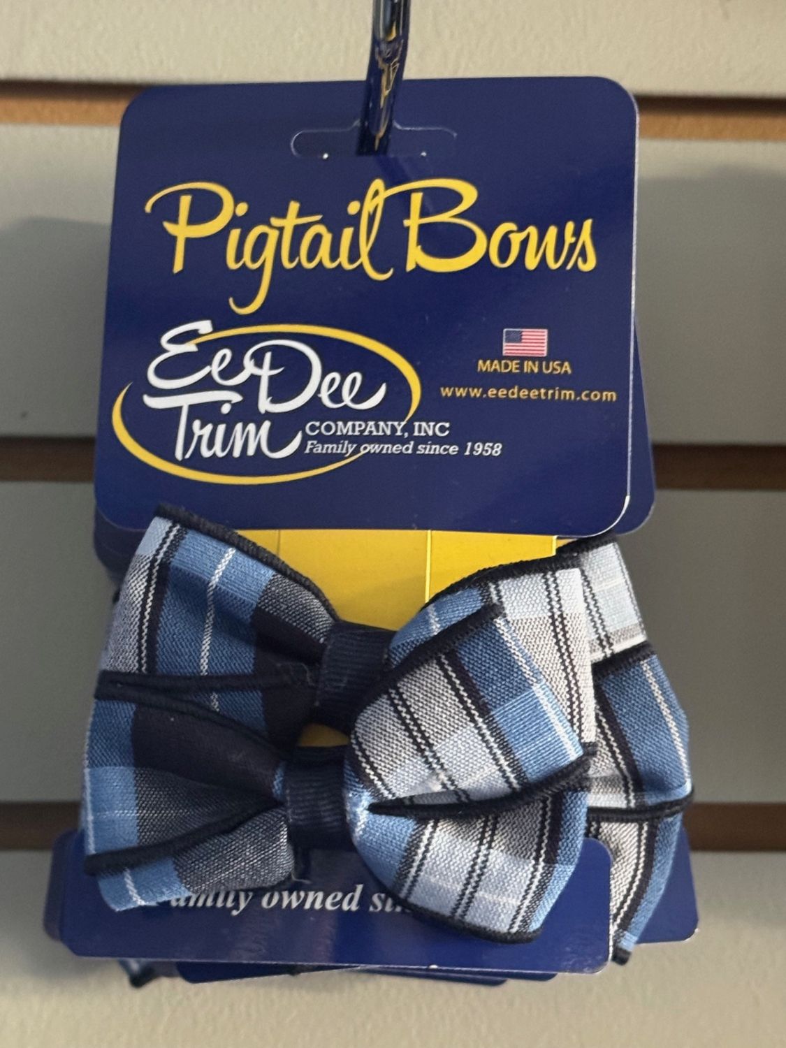LCCA  - Pigtail Bows on Pinch Clips