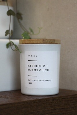 Duftkerze im Glas - Kaschmir + Kokosmilch Duftkerze im Glas - Kaschmir + Kokosmilch