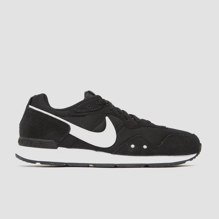 Nike Venture Runner