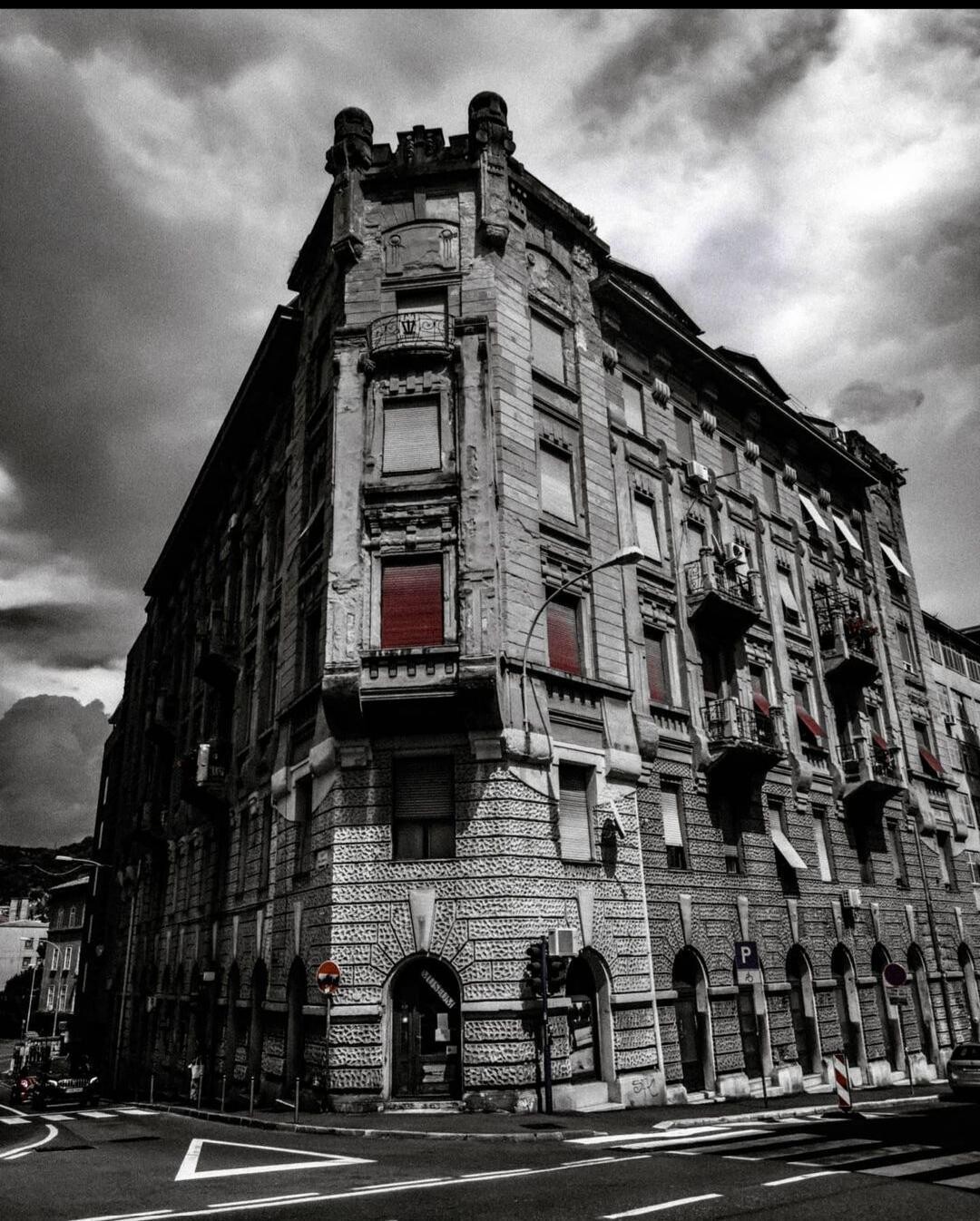 Enter The Empty Collection.
By Ali Ben Johann
From Germany.