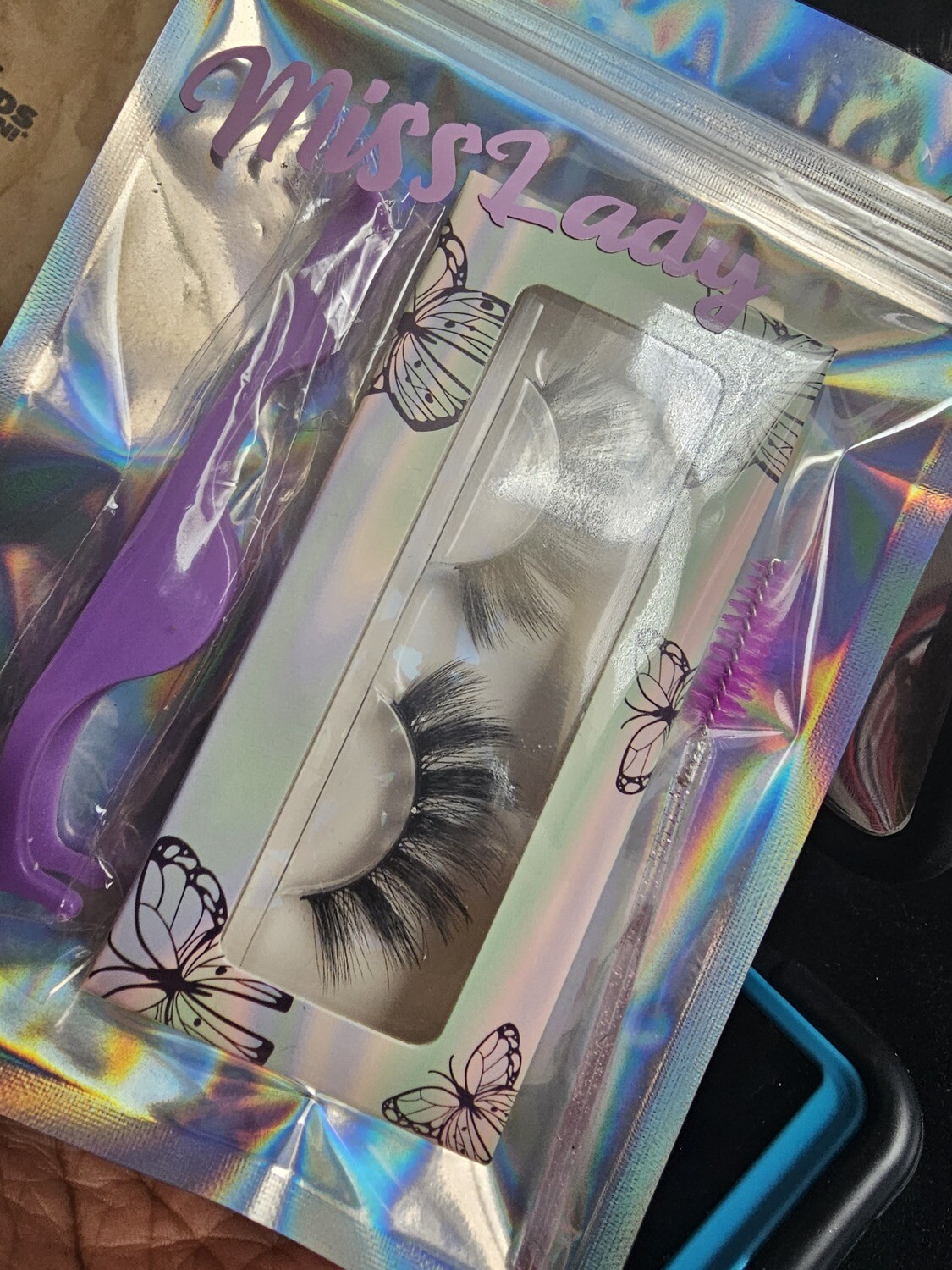 MISS LADY EYELASHES