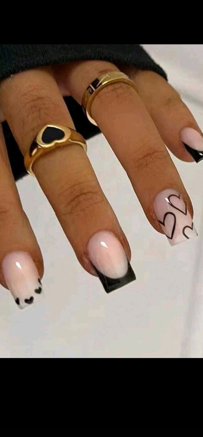 24PCS SHORT SQUARE HEART PRESS ON NAILS