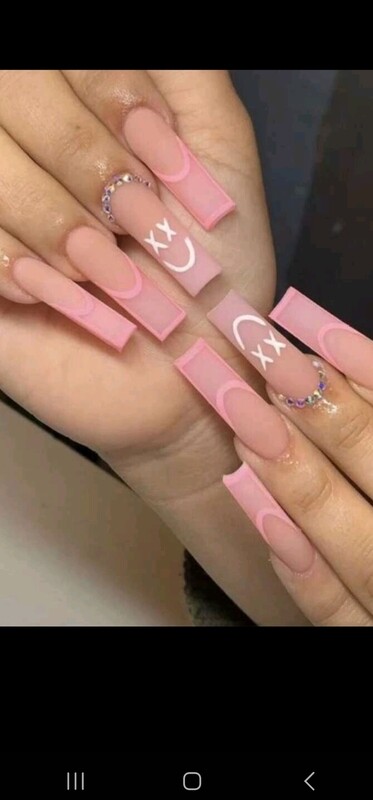 PINK COFFIN PRESS ON NAILS